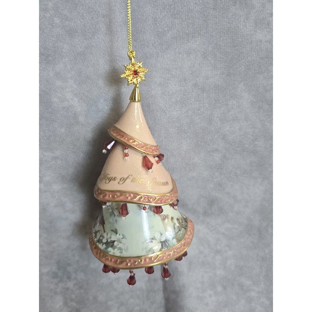 Heirloom Porcelain Bradford Editions Lena Liu's Winter Whispers Cardinals